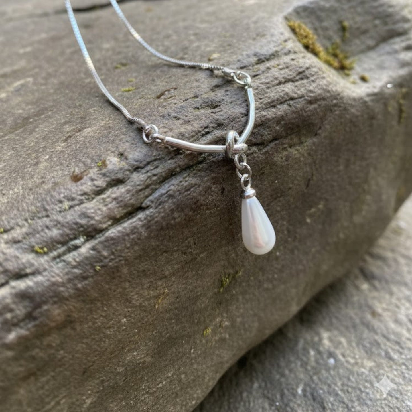 Elegant Pearl Knot Pandent With 925 Sterling Silver Minimal Chain